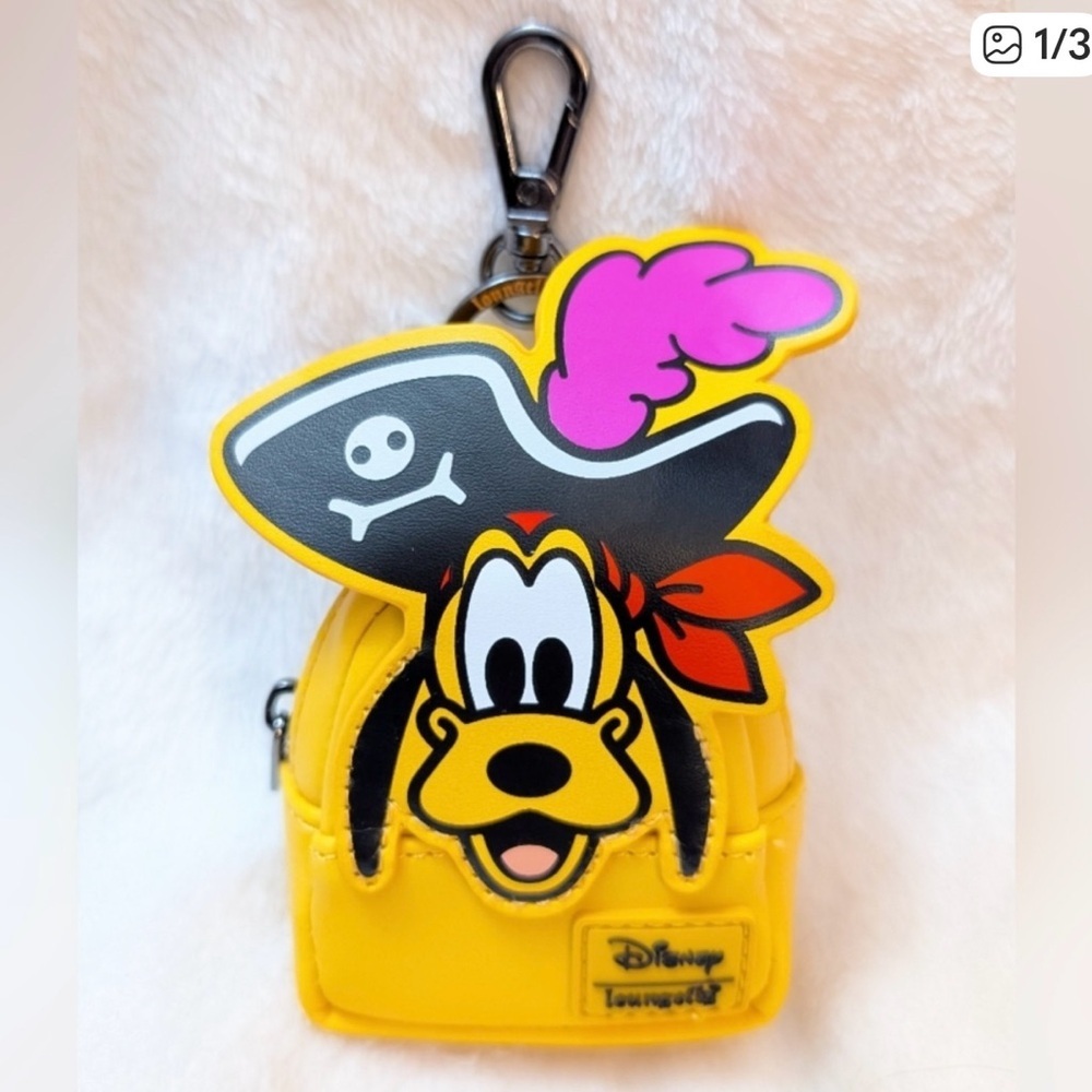 Disney Loungefly Limited Edition confirmed Blind Box Bag Charm! “Pluto Pirate”